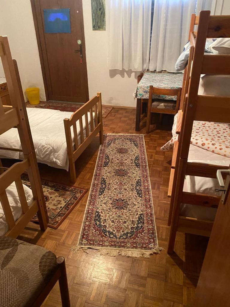 Hostel-Sezanalokev B&B Esterno foto